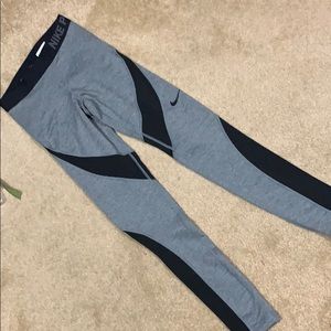 Women Nike Pro Hyper warm leggins xs